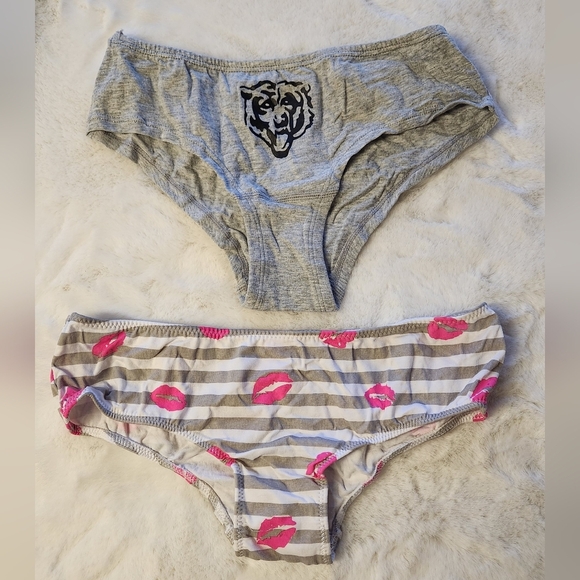 PINK Victoria's Secret Other - PINK Victoria's Secret Gray and Pink Lip Print Underwear Set